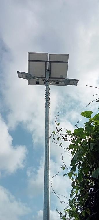 দুই দিকে আলো দেওয়া সোলার স্ট্রিট লাইট