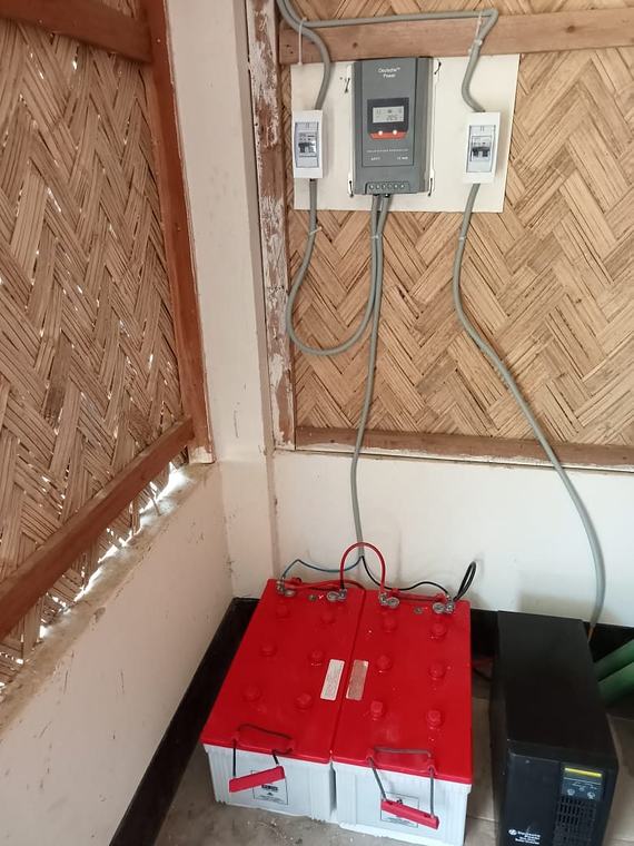 চার্জ কন্ট্রোলার ও ব্যাটারি সেটআপ