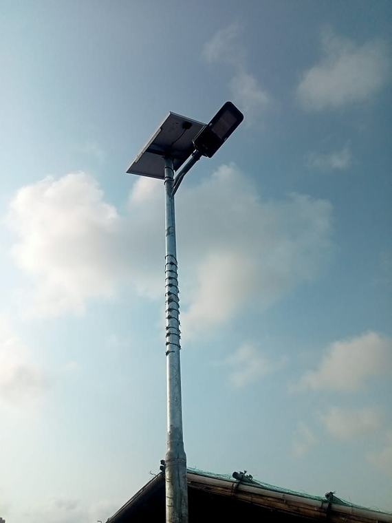 সোলার স্ট্রিট লাইট